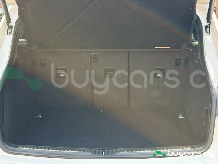 Porsche Macan Белый