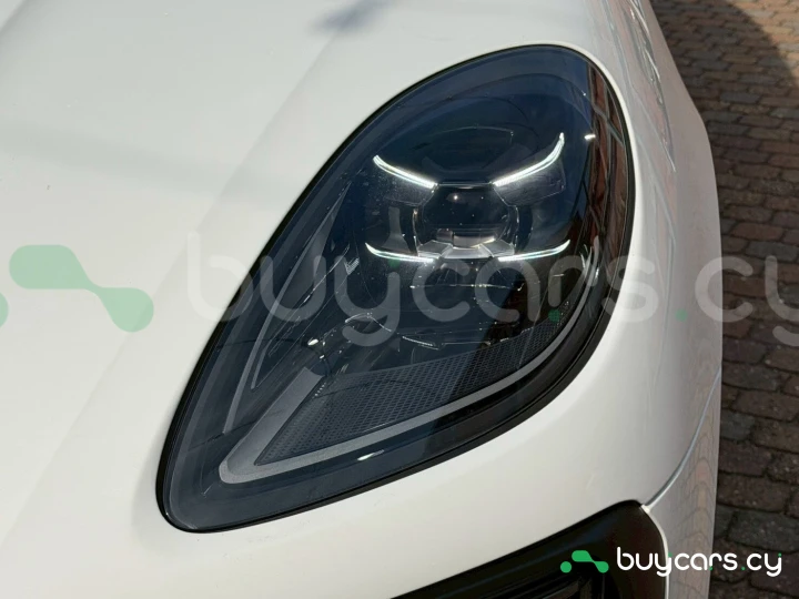 Porsche Macan Белый