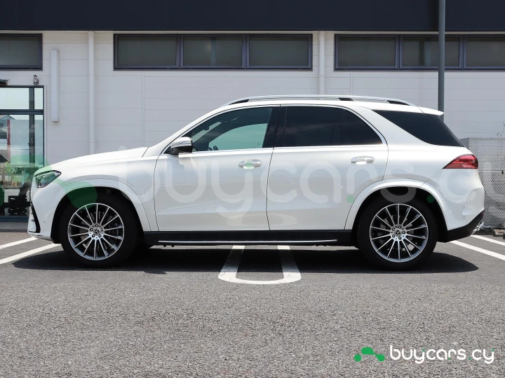 Mercedes GLE-class White