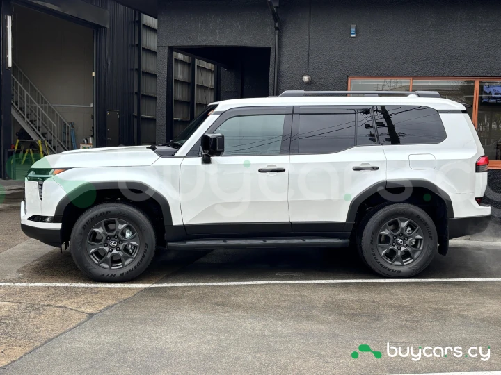 Lexus GX White