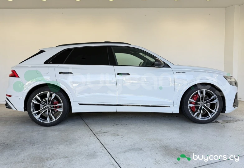 Audi SQ8 White