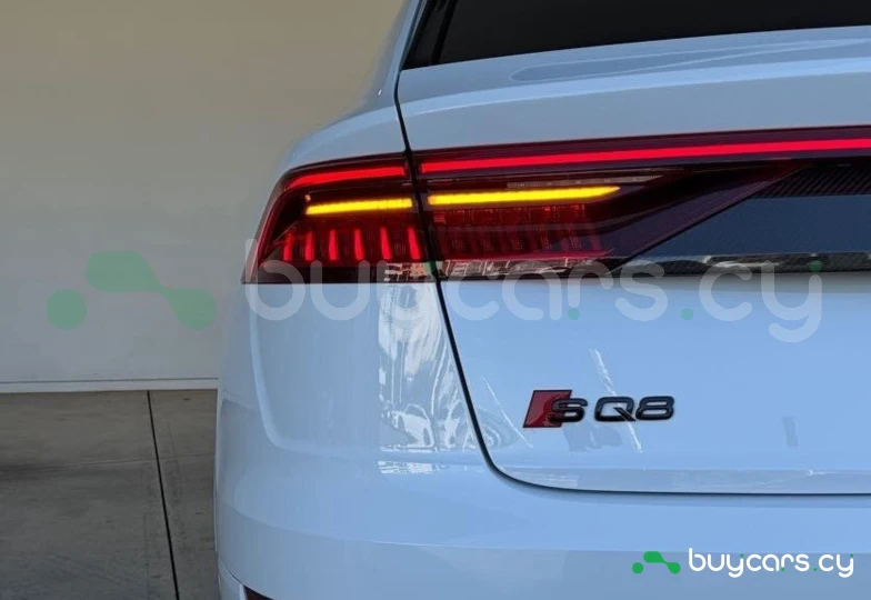 Audi SQ8 White