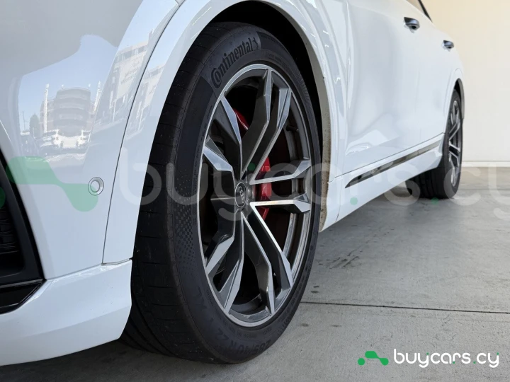 Audi SQ8 White