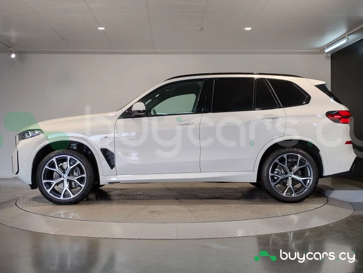 BMW X5 White