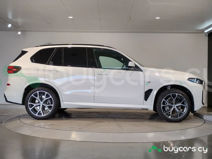 BMW X5 White