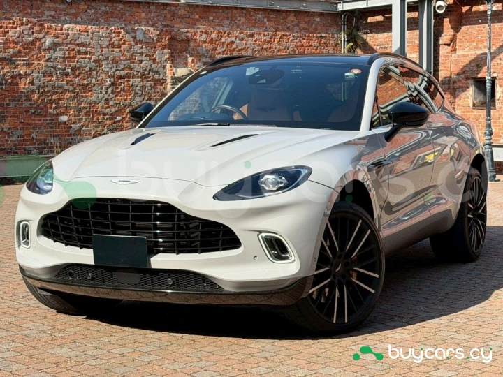 Aston Martin DBX White
