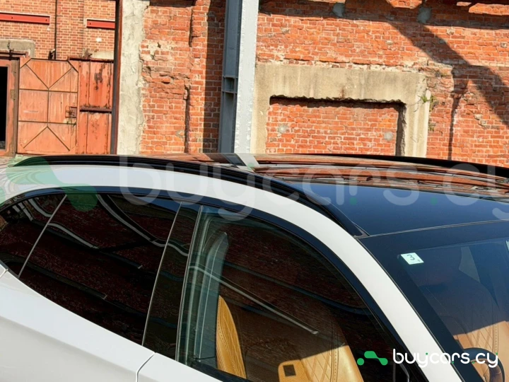 Aston Martin DBX White