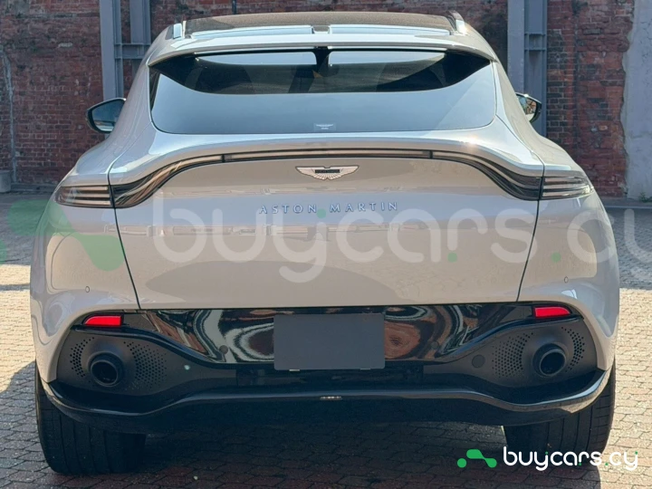 Aston Martin DBX White