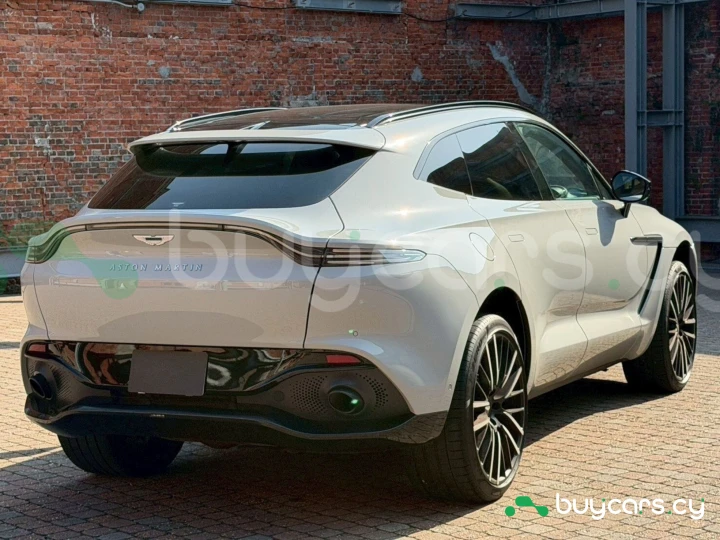 Aston Martin DBX White