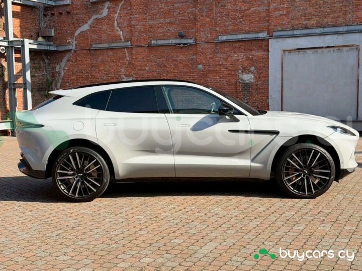 Aston Martin DBX White