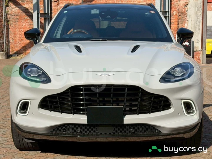 Aston Martin DBX White