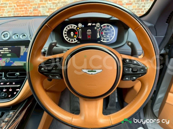 Aston Martin DBX White