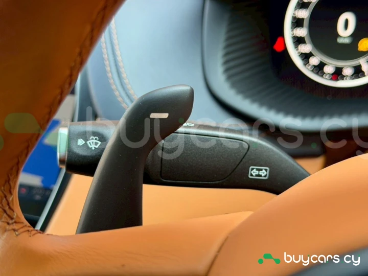 Aston Martin DBX White