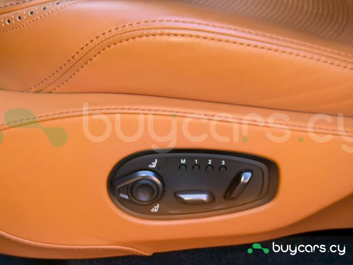 Aston Martin DBX White