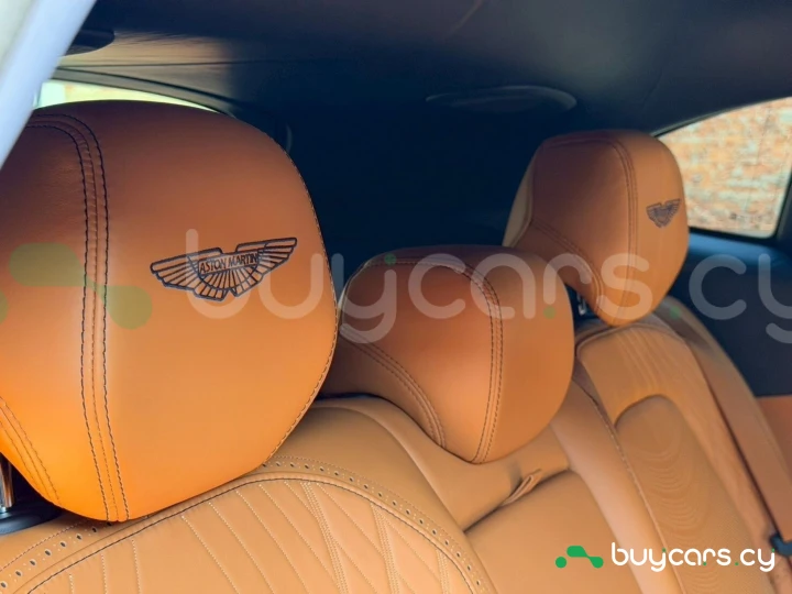 Aston Martin DBX White