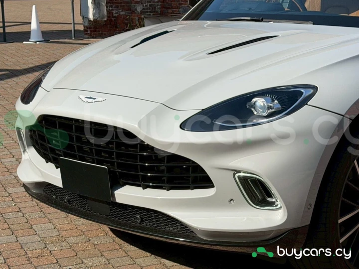 Aston Martin DBX White