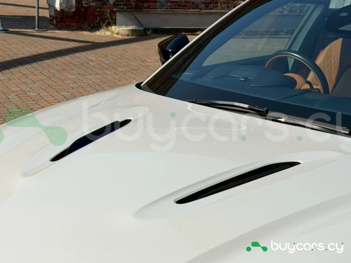 Aston Martin DBX White