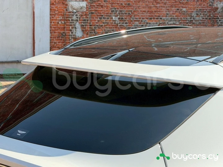 Aston Martin DBX White