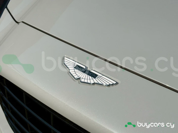 Aston Martin DBX White