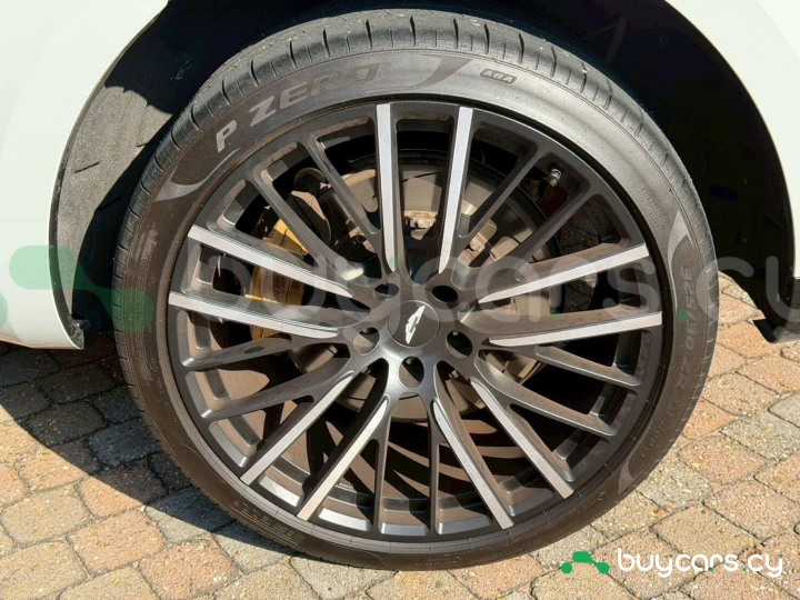 Aston Martin DBX White