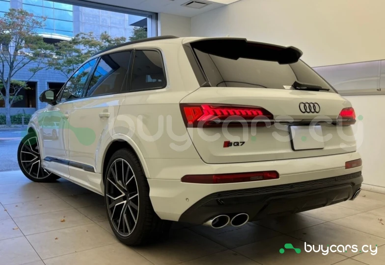 Audi SQ7 White