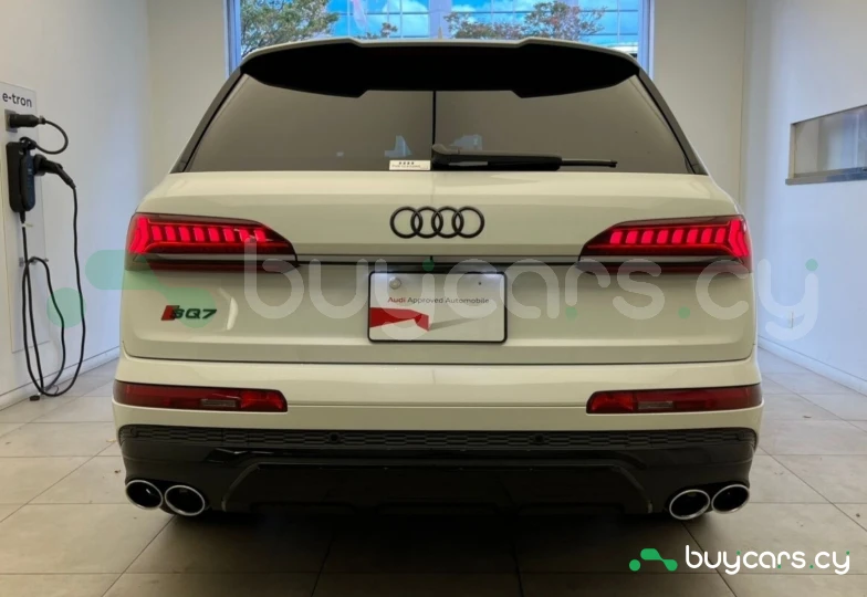 Audi SQ7 White