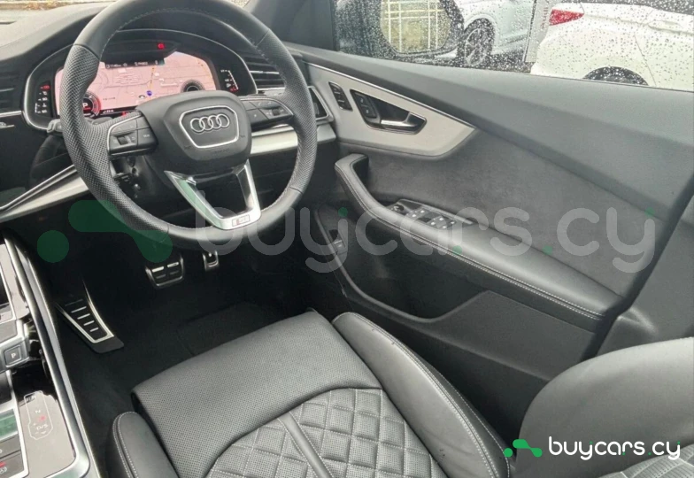 Audi Q8 Черный