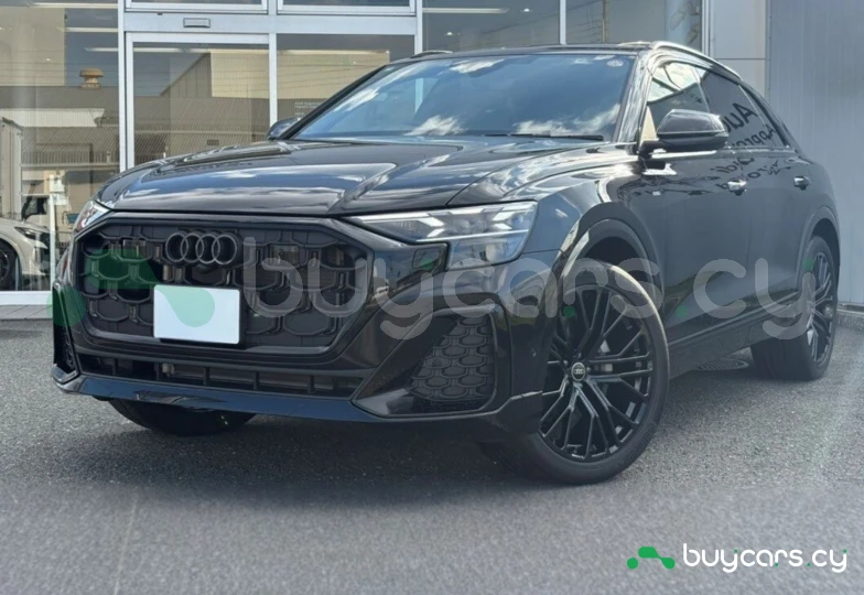 Audi Q8 Черный