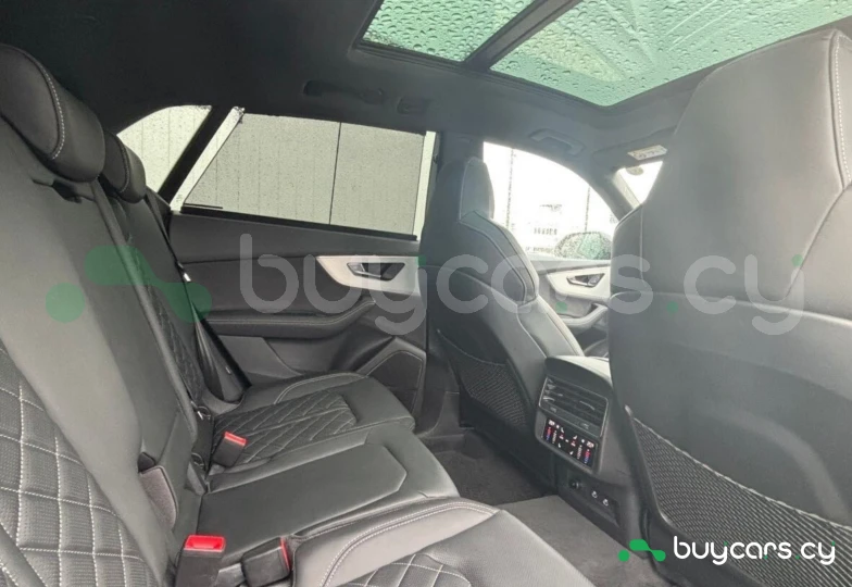 Audi Q8 Черный