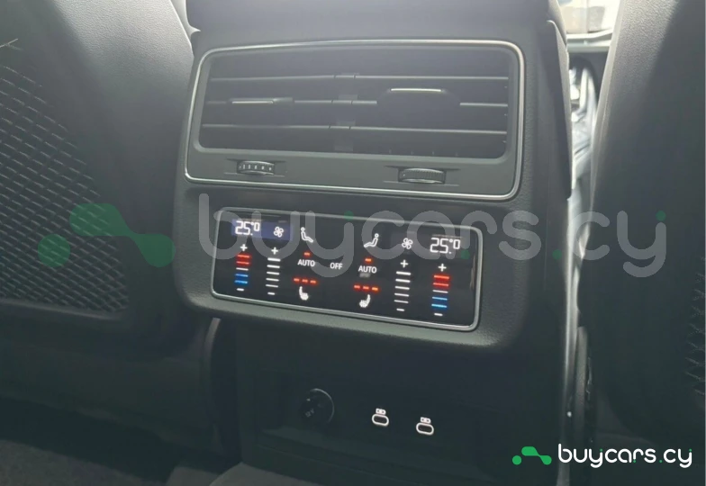 Audi Q8 Черный