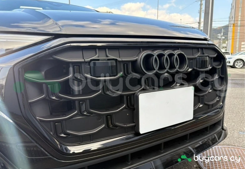 Audi Q8 Черный