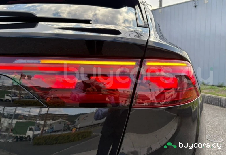 Audi Q8 Черный