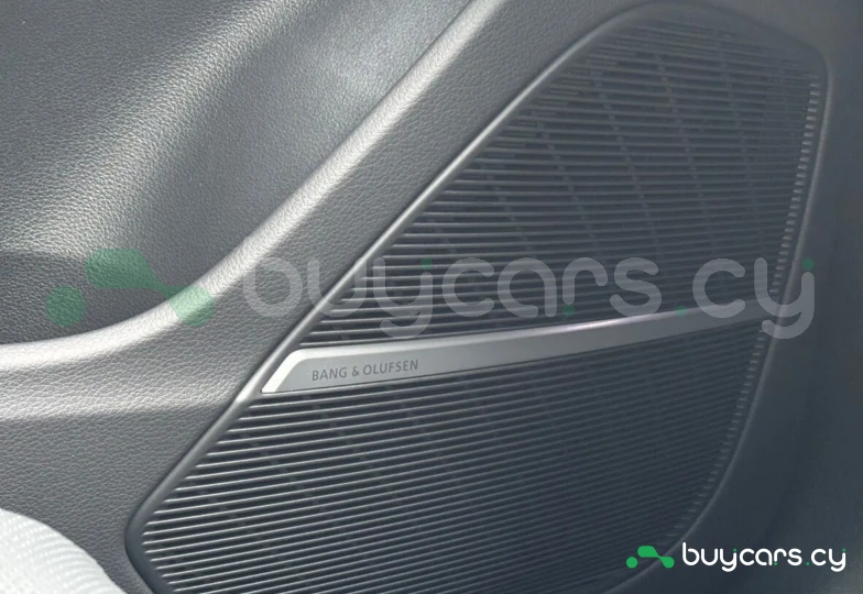 Audi Q8 Черный