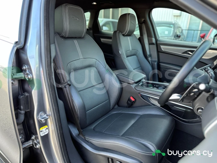 Jaguar F-Pace Серый