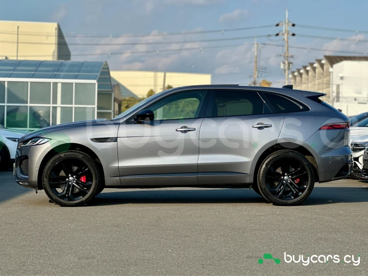 Jaguar F-Pace Серый