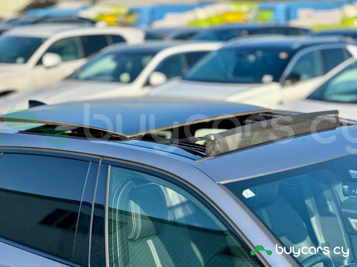 Jaguar F-Pace Серый