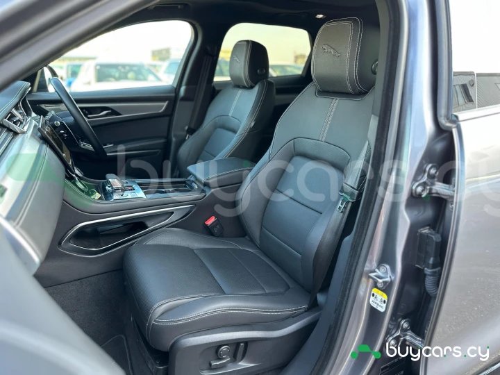 Jaguar F-Pace Серый