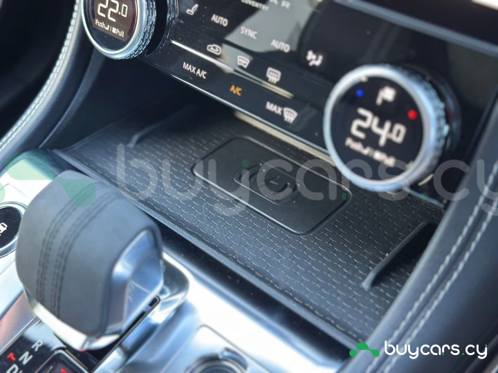 Jaguar F-Pace Серый