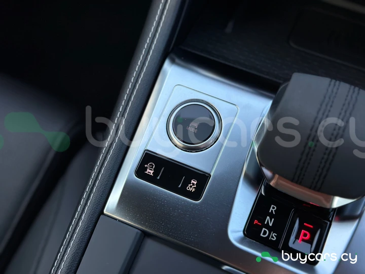 Jaguar F-Pace Серый