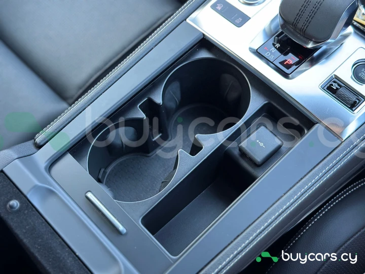 Jaguar F-Pace Серый