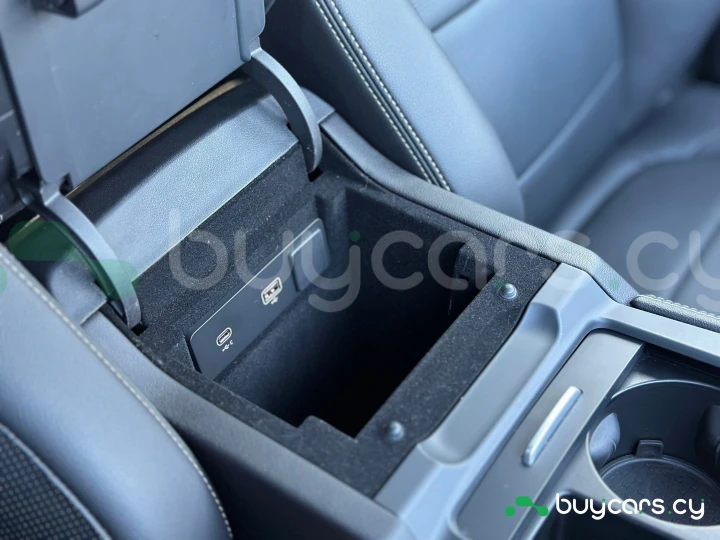 Jaguar F-Pace Серый