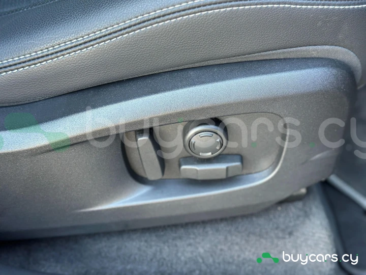 Jaguar F-Pace Серый