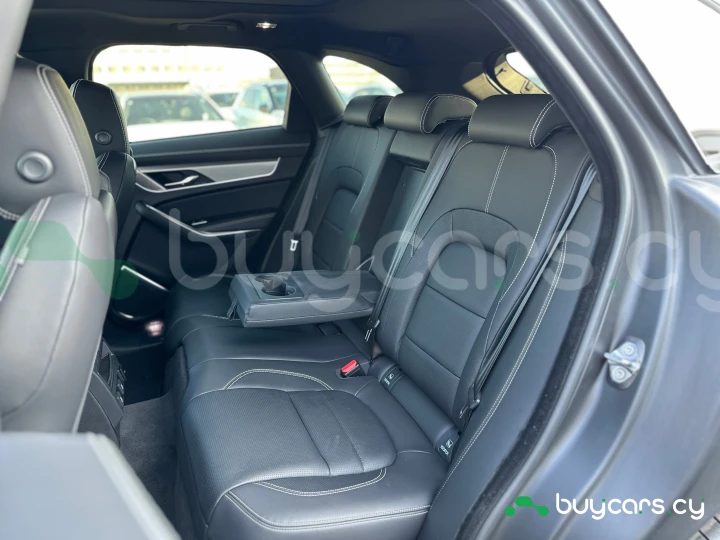 Jaguar F-Pace Серый