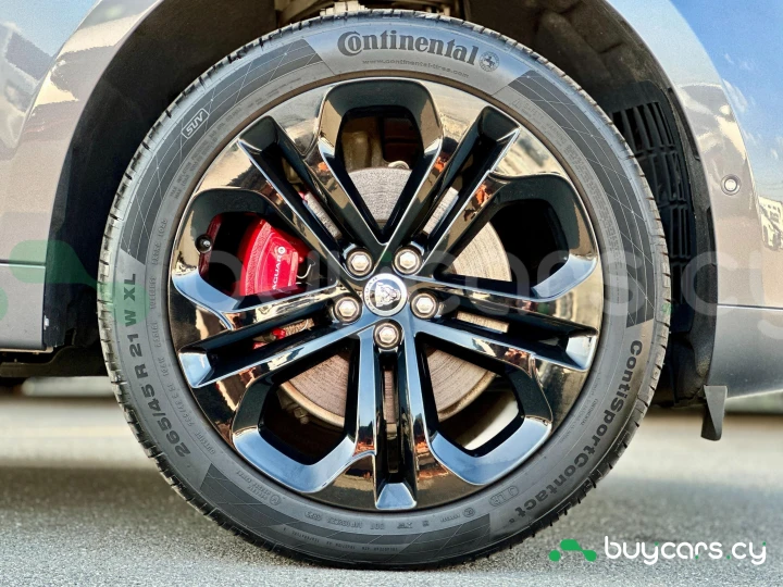 Jaguar F-Pace Серый