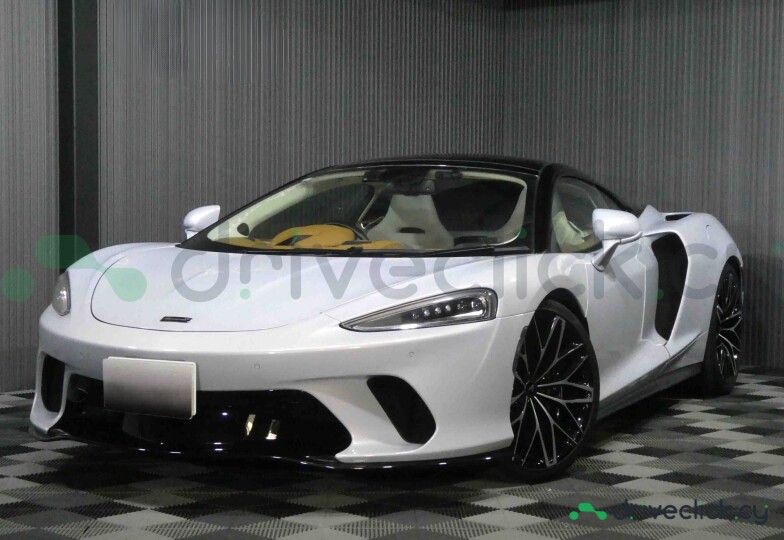 McLaren GT White