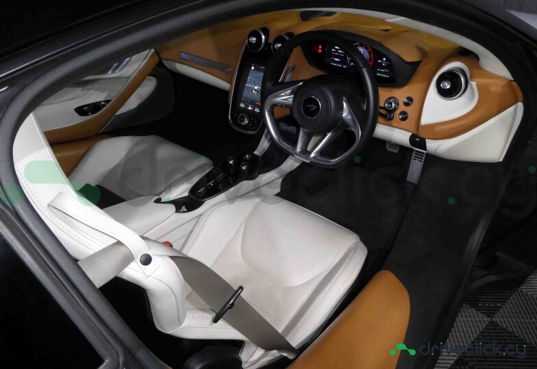 McLaren GT White