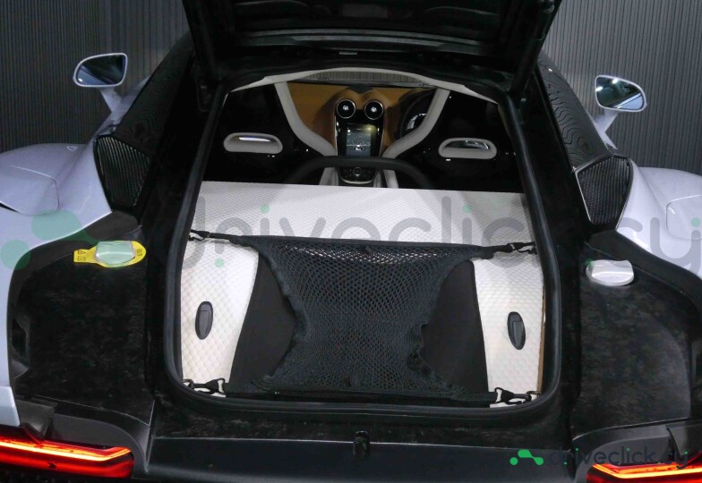 McLaren GT White