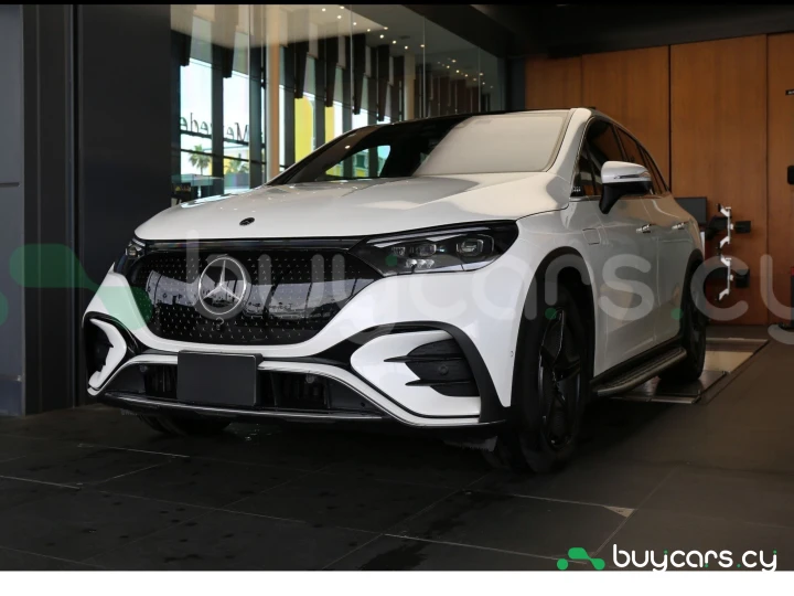 Mercedes EQE Белый