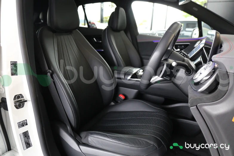 Mercedes EQE Белый