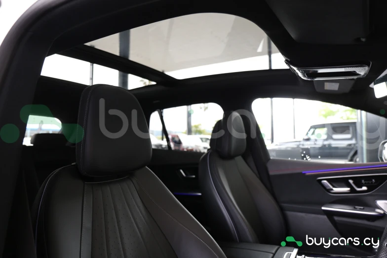 Mercedes EQE Белый